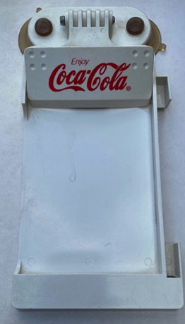 2146-1 € 3,00 coca cola notitieblokhouder met zuignappen.jpeg